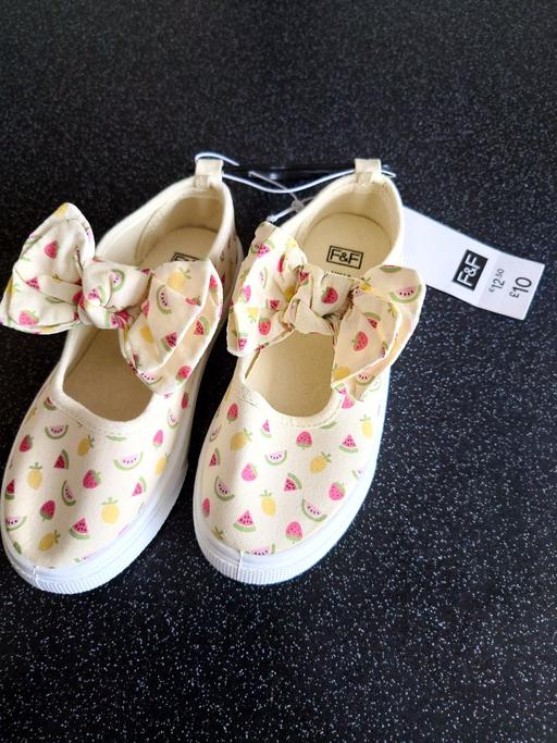 Buy & Sell Woodthorpe Charnwood - Photos for Girls canvas shoes size 10