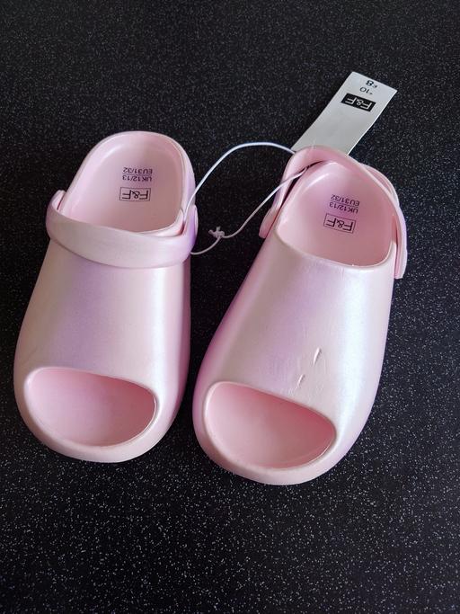 Buy & Sell Woodthorpe Charnwood - Photos for Girls pink sliders size 12-13