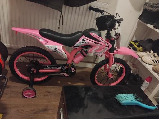 Buy & Sell Northfields Industrial Estate South Kesteven - Photos for pink push bike