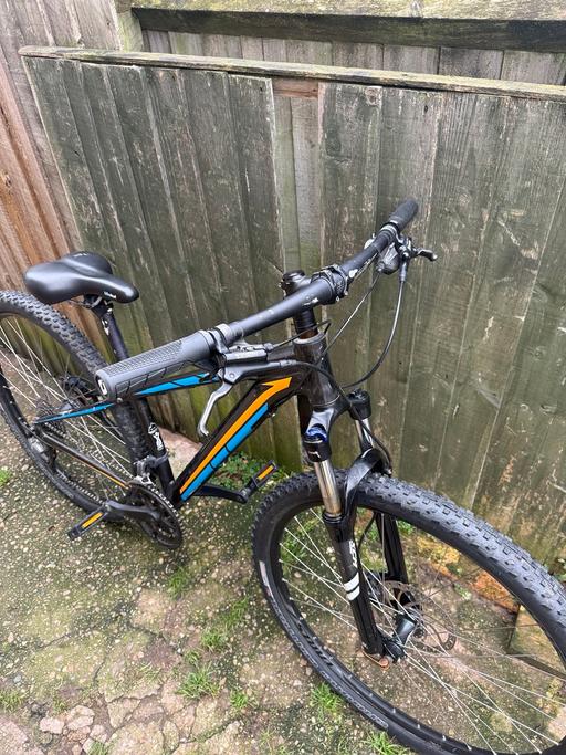 Buy & Sell Four Oaks Birmingham - Photos for Specalized rockhopper small frame 29”wheels