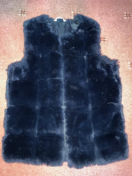 Buy & Sell Mansfield Town Centre Mansfield - Photos for Girls black furry gillet age 12