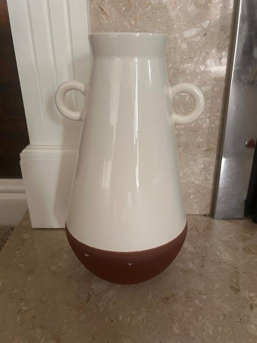 Buy & Sell Caterham Tandridge - Photos for Vase