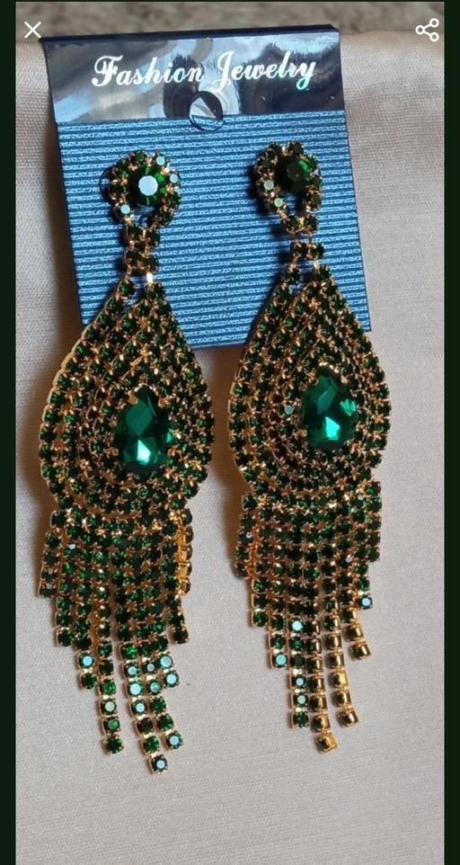 Buy & Sell Grafton Street Industrial Estate West Northamptonshire - Photos for New beautiful crystal earrings