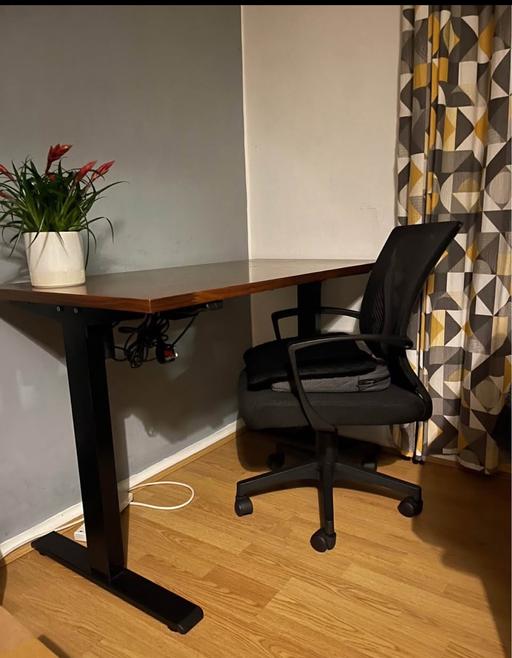 Buy & Sell East Acton West London - Photos for Motorised desk and chair
