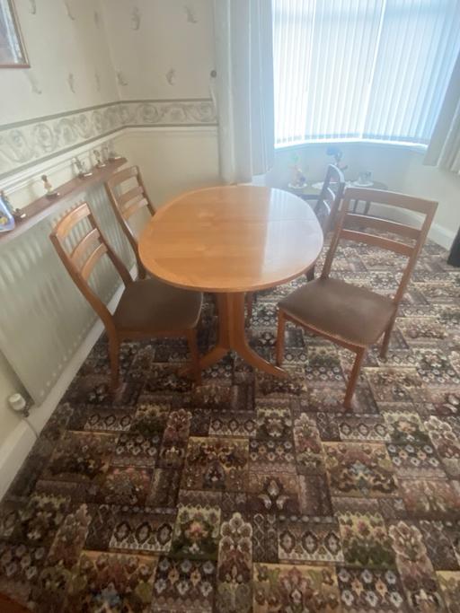 Buy & Sell Smethwick Sandwell - Photos for Table and four chairs