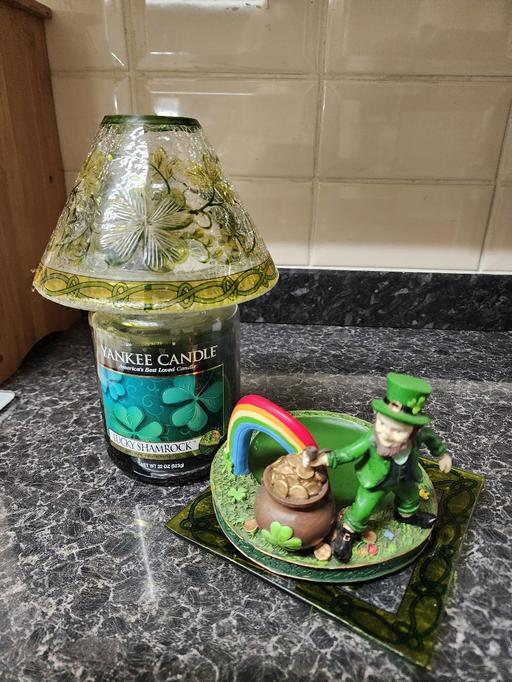 Buy & Sell Wednesfield Wolverhampton - Photos for LUCKY SHAMROCK YANKEE CANDLE