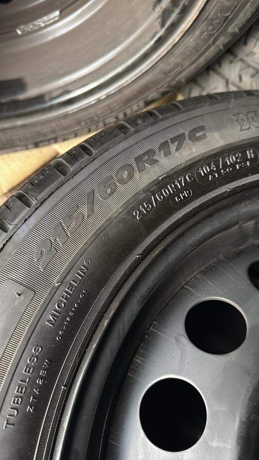 Vehicles Western Docks Southampton - Photos for Wheels with New tyres