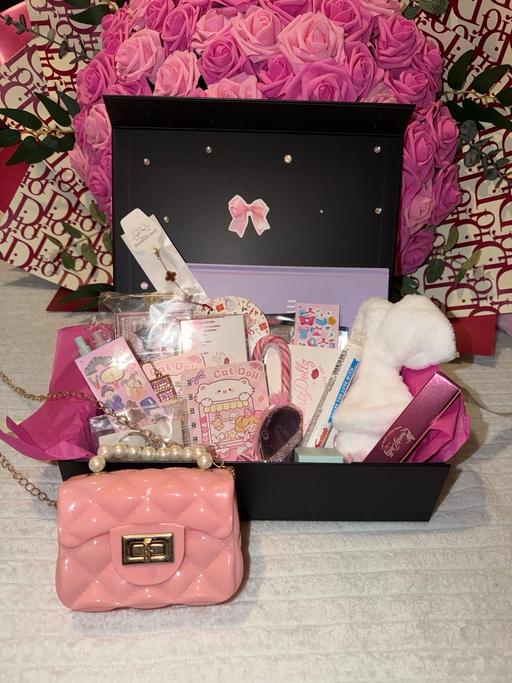 Buy & Sell Hackney Marshes East London - Photos for Large Beauty Bundle