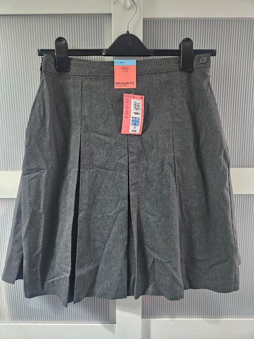 Buy & Sell Weston Point Halton - Photos for 🌟NEW🌟 Age 15-16 M&S grey school skirts