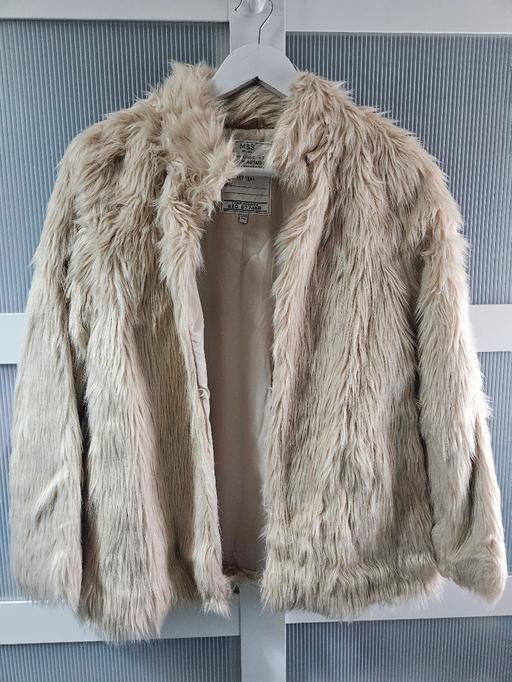 Buy & Sell Weston Point Halton - Photos for Age 12-13 M&S fluffy coat