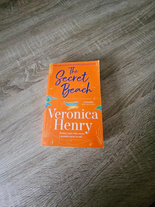 Buy & Sell Newton Doncaster - Photos for paperback book..like new