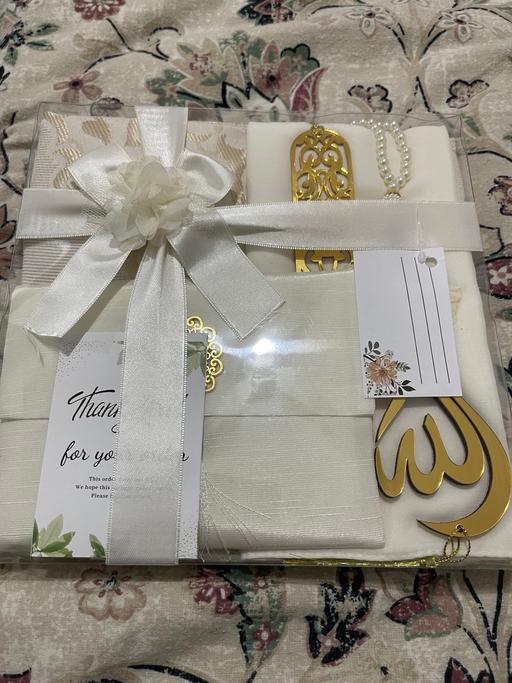 Buy & Sell Beckton East London - Photos for Prayer mat gift set