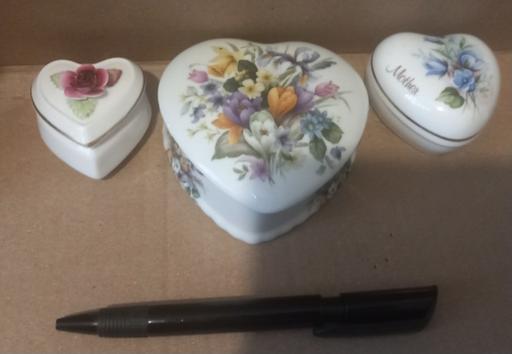 Buy & Sell Thatto Heath Saint Helens - Photos for 3 large porcelain heart trinket pots