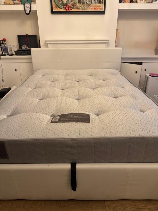 Buy & Sell Colliers Wood South West London - Photos for Double end lift ottoman bed with mattress