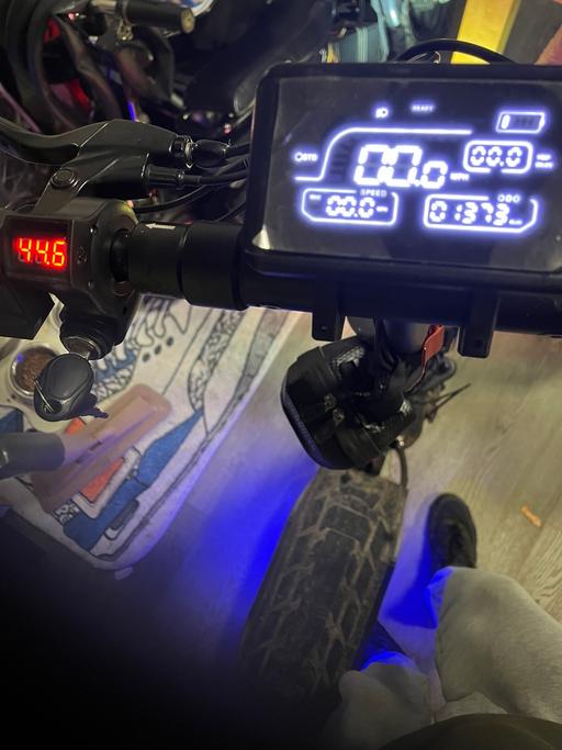 Vehicles Blenheim Industrial Estate Nottingham - Photos for Electric scooter 48v