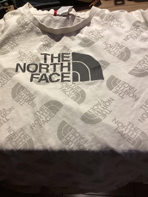 Buy & Sell Southdene Knowsley - Photos for XL boys t shirt north face
