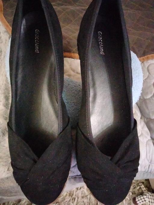 Buy & Sell Thurnscoe Barnsley - Photos for New Flat Shoes.