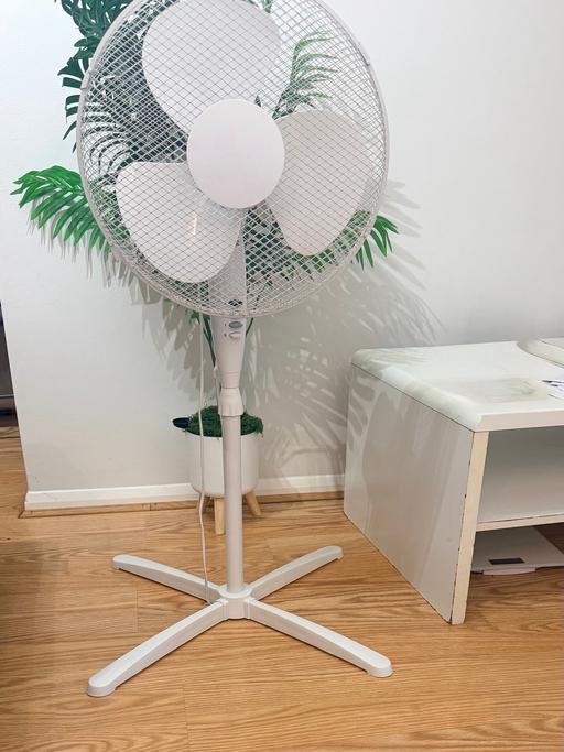 Buy & Sell Slough Town Centre Slough - Photos for Standing fan