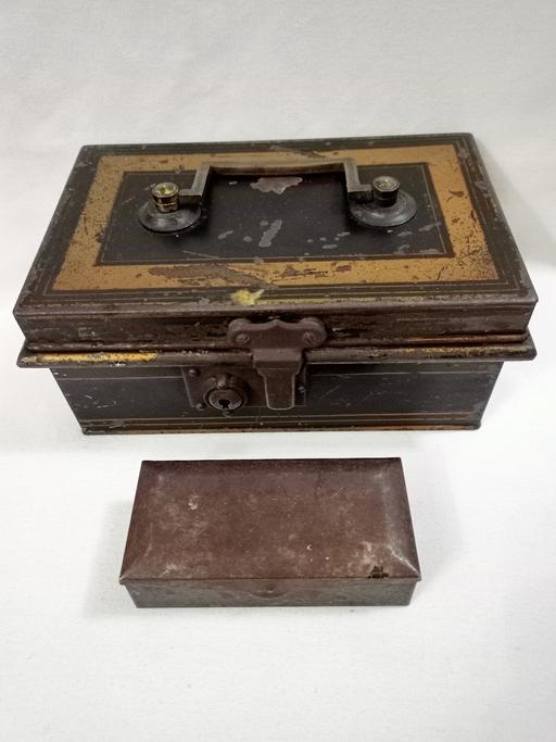 Buy & Sell Hall Green Birmingham - Photos for ANTIQUE/VICTORIAN METAL CASH BOX.