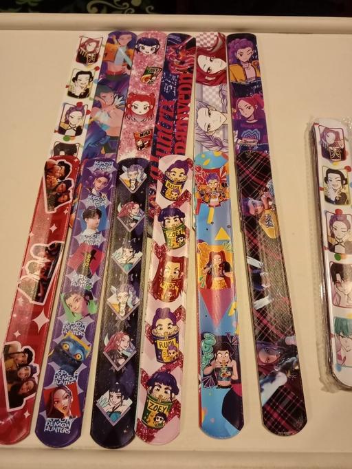 Buy & Sell Horncastle East Lindsey - Photos for 2 x 12 sets of K-pop Characters snap bands