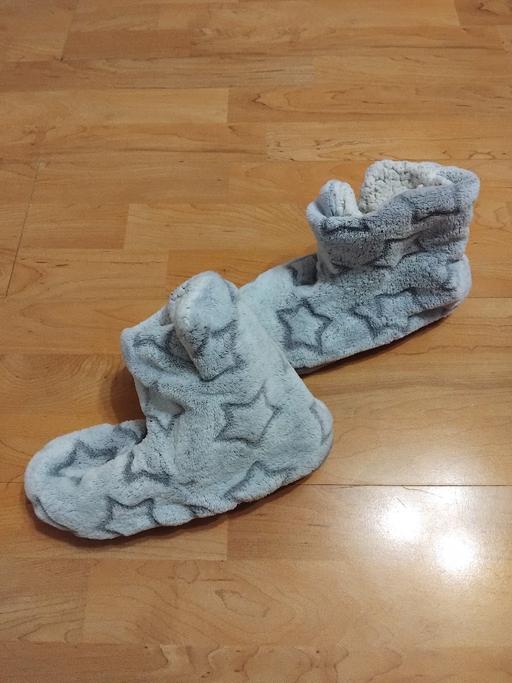 Buy & Sell Stow Heath Wolverhampton - Photos for Slippers 7/8.