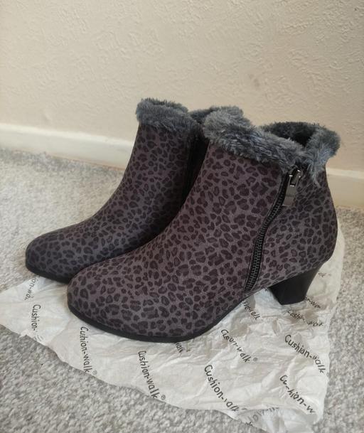 Buy & Sell Grafton Street Industrial Estate West Northamptonshire - Photos for Cushion walk flexible comfort boots
