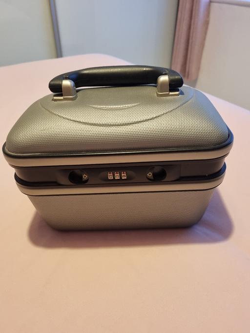 Buy & Sell Wallbrook Dudley - Photos for vanity/jewellery case