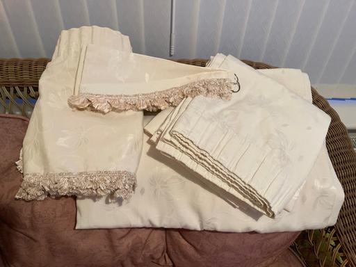 Buy & Sell Langwith Junction Bolsover - Photos for Cream curtains