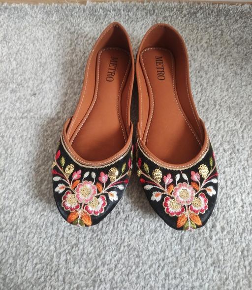 Buy & Sell Grafton Street Industrial Estate West Northamptonshire - Photos for Shoes