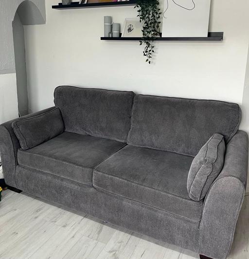 Buy & Sell Bells Mill Dudley - Photos for 4 seater and 2 seater sofa