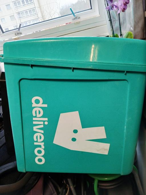 Vehicles - Photos for Deliveroo Bike/Scooter Box
