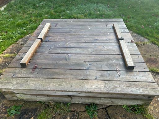 Buy & Sell New Haw Runnymede - Photos for Wood sand pit