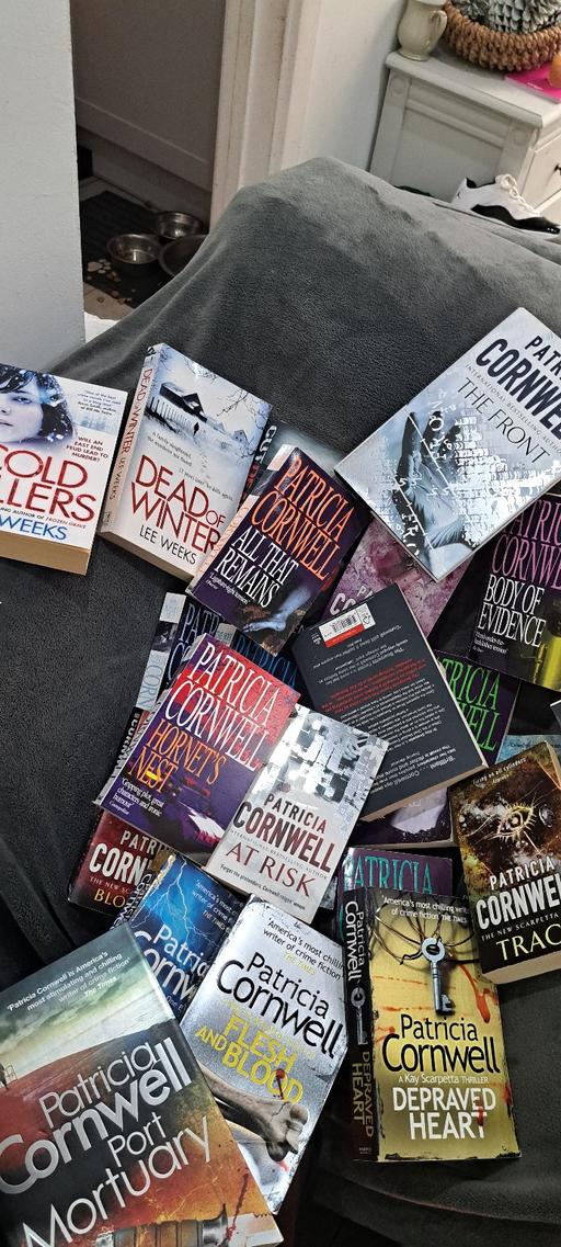 Buy & Sell Four Oaks Birmingham - Photos for Patricia Cornwell books x23