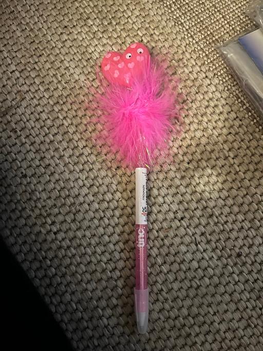 Buy & Sell Wednesfield Wolverhampton - Photos for New fluffy pens 2 for 1£ lots