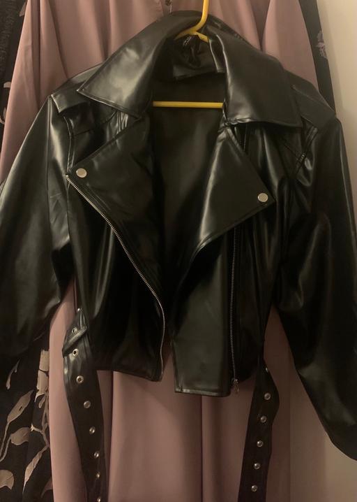 Buy & Sell Hackney North London - Photos for Black leather short cropped jacket