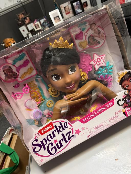 Buy & Sell Duckmanton Chesterfield - Photos for Zuru sparkle girlz styling princess