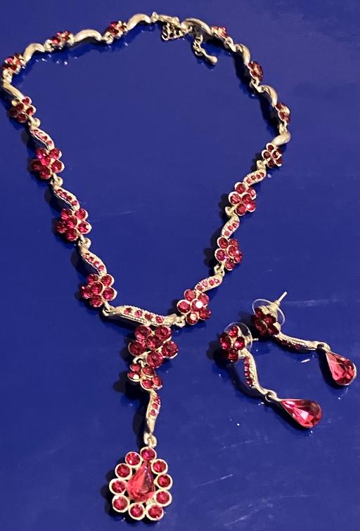 Buy & Sell Yeovil Somerset - Photos for Ladies Pink Cubic Zirconia Necklace & Earring