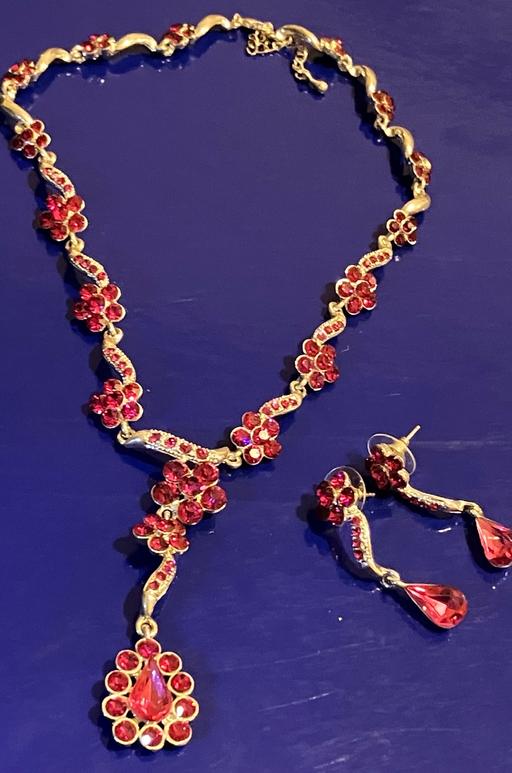 Buy & Sell Yeovil Somerset - Photos for Ladies Pink Cubic Zirconia Necklace & Earring