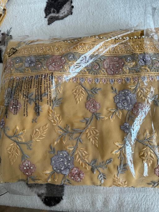 Buy & Sell Lye Dudley - Photos for Unstitched suit