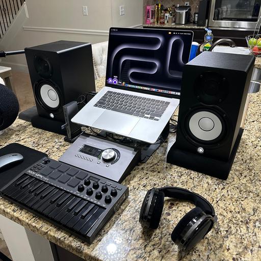 Buy & Sell Barbican Central London - Photos for Portable Studio Setup