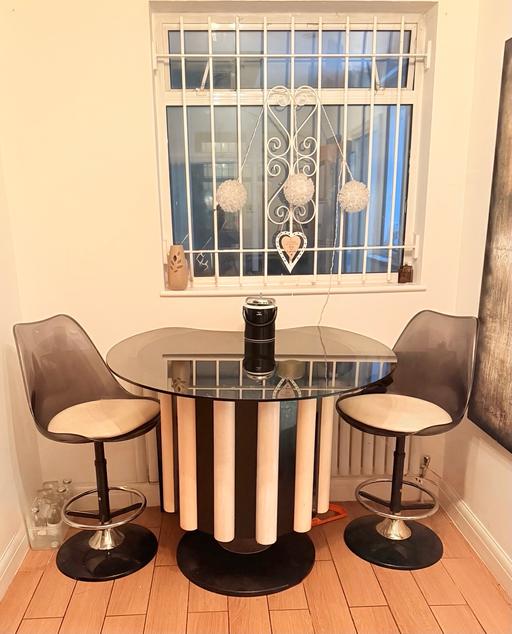 Buy & Sell Harrow on the Hill North West London - Photos for Original Monochrome 1970s Bar and Stools