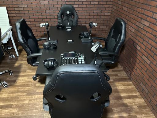 Buy & Sell Barbican Central London - Photos for Podcast Setup