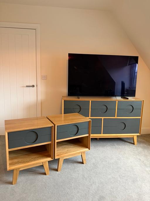 Buy & Sell Shirley South East London - Photos for Solid wood bedside units and chest