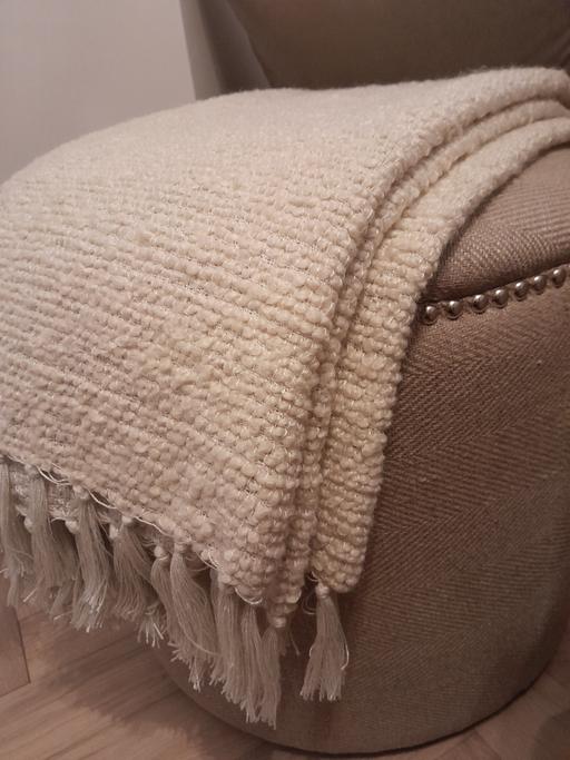 Buy & Sell Middlewich Cheshire East - Photos for Textured Cream Throw New