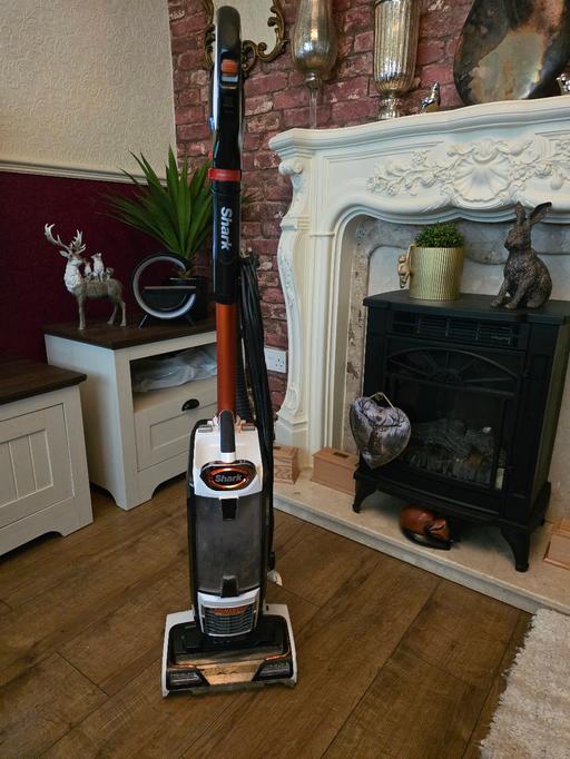 Buy & Sell Pensnett Dudley - Photos for SHARK LIFT AWAY NZ801UK HOOVER