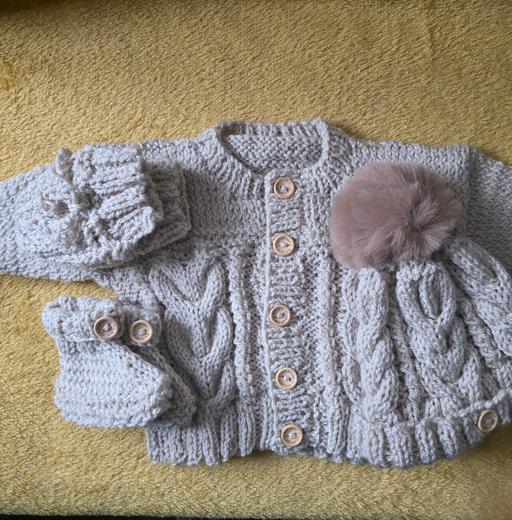 Buy & Sell Marston Green Solihull - Photos for PRINCE 2 SET Cardi hat boots mitts Parchment