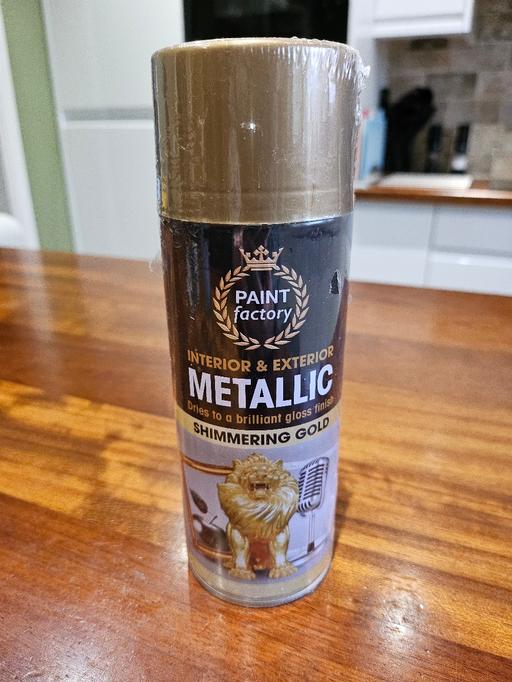 Buy & Sell Penn Fields Wolverhampton - Photos for NEW 400ml gold spray ✨️