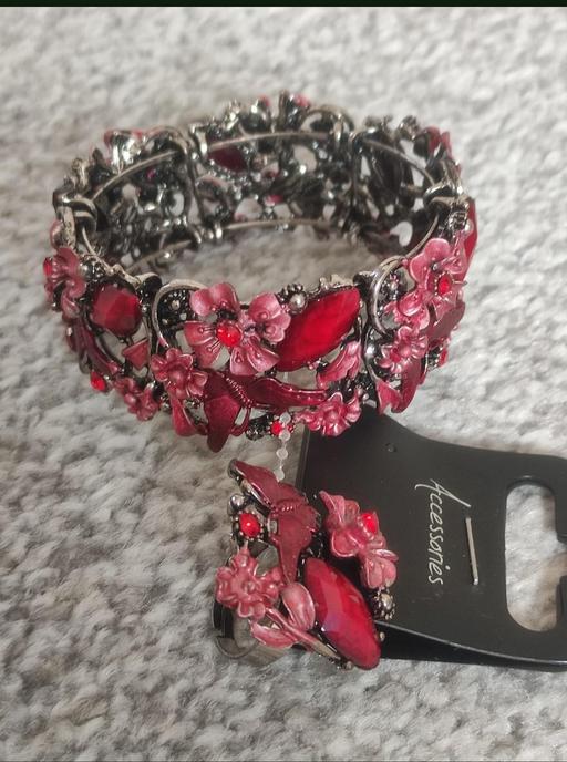 Buy & Sell Grafton Street Industrial Estate West Northamptonshire - Photos for New beautiful adjustable bracelet and ring se