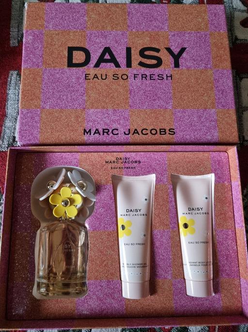 Buy & Sell Grangemouth Falkirk - Photos for perfume