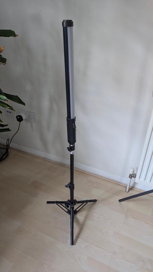 Buy & Sell Millwall East London - Photos for RGB Rechargeable Bar Light with Tripod